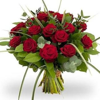 19 red roses with greenery | Flower Delivery Dubna