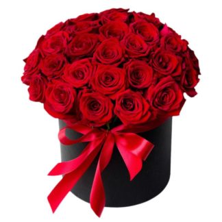 25 red roses in a hatbox | Flower Delivery Dubna