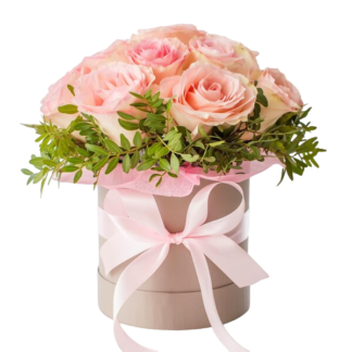 25 pink roses in a hatbox | Flower Delivery Dubna